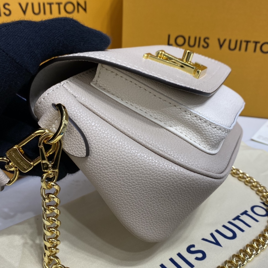 Louis Vuitton LOCKME TENDER Shoudler Bag M58554 Greige